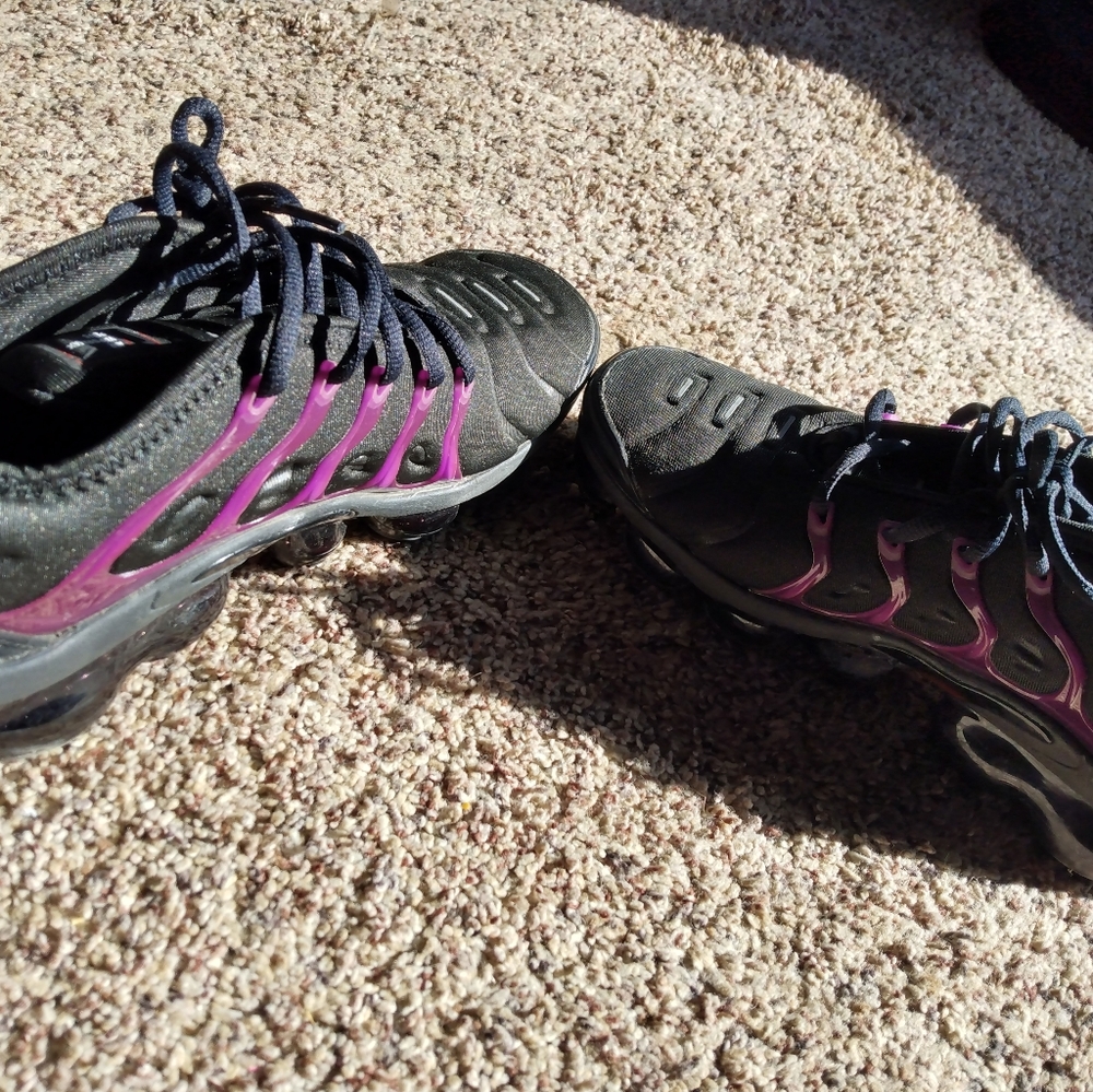 Black and purple vapors max